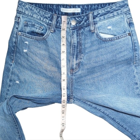 Altar'd State Distressed Mom Denim Size 27 - Picture 4 of 7